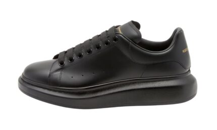 Men's Oversized Sneaker in Black